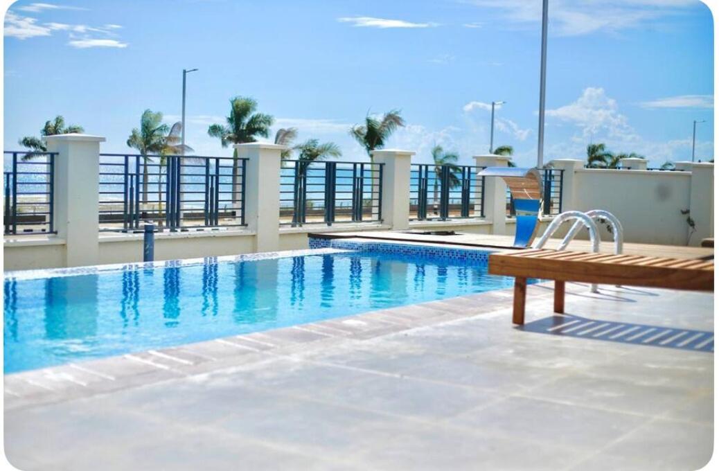 Villa Uptown Ocean Front *