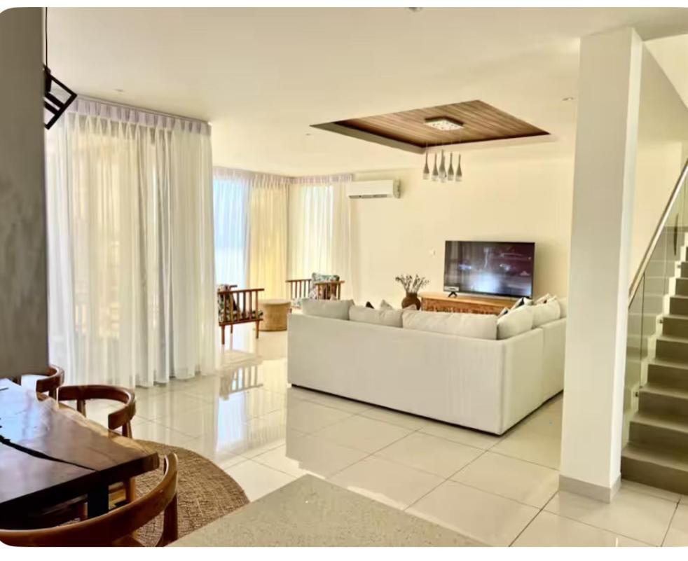 Villa Uptown Ocean Front *