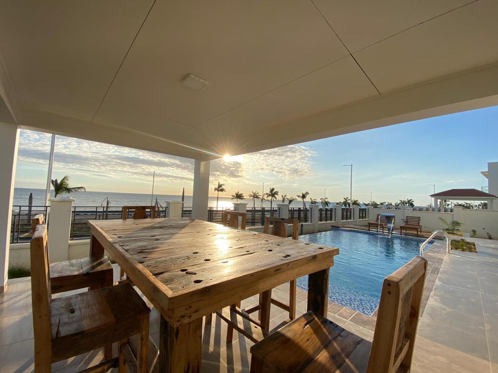 Uptown Ocean Front *