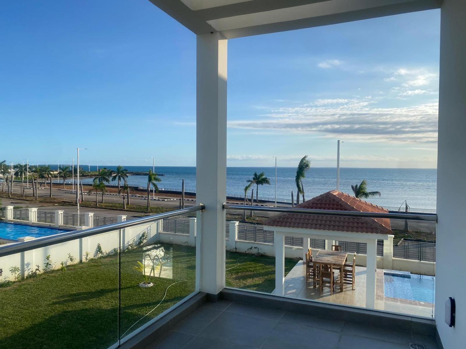 Uptown Ocean Front * Fumba