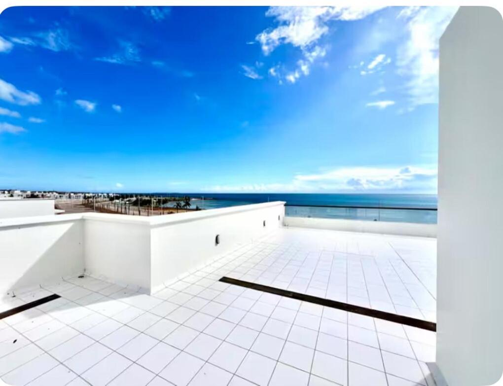 Uptown Ocean Front Villa *