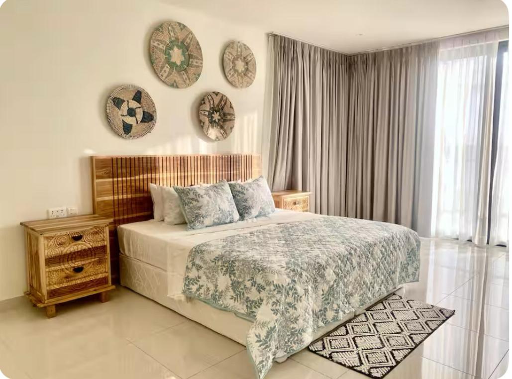 Uptown Ocean Front Villa Fumba